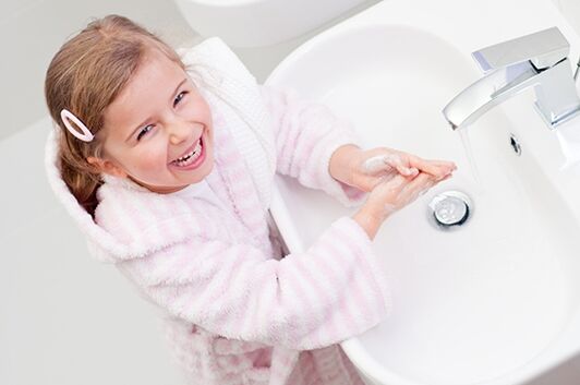 Para protegerse de la infección por gusanos, debe lavarse las manos. 